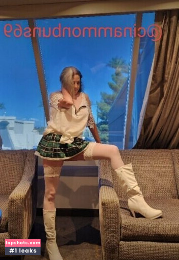 angelinredfree gallery photo #2