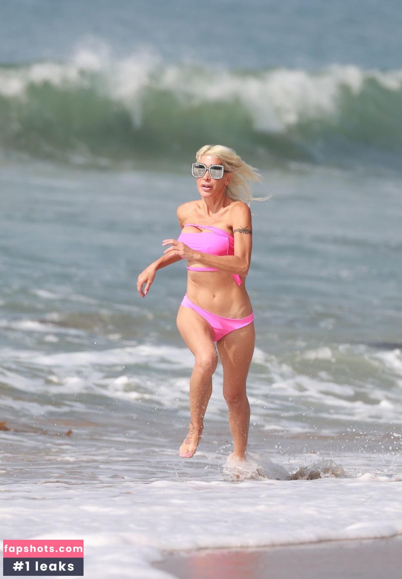 Angelique Morgan gallery photo #56