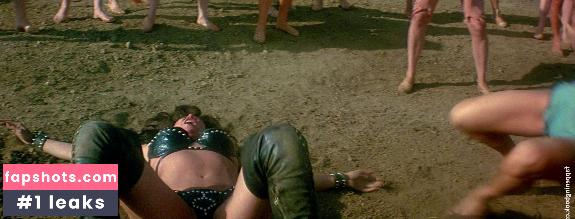 Angelique Pettyjohn gallery photo #9