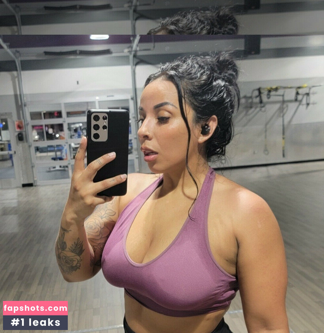 Angie B gallery photo #3