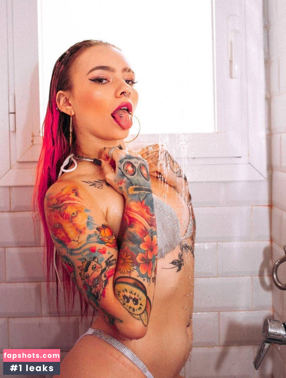 Angie Corine gallery photo #10