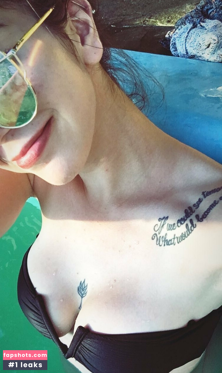 Angie Diaz gallery photo #12