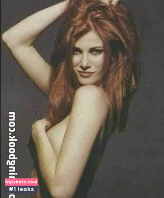 Angie Everhart gallery photo #21