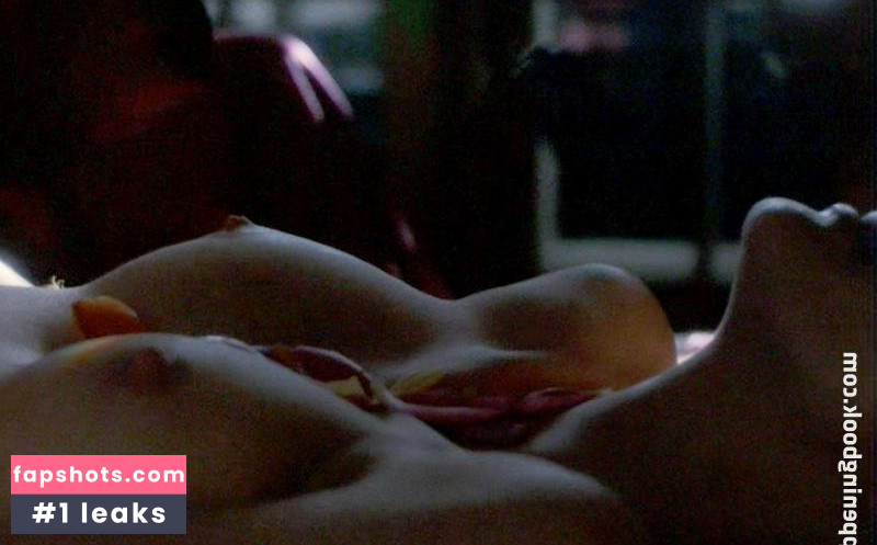 Angie Everhart gallery photo #88