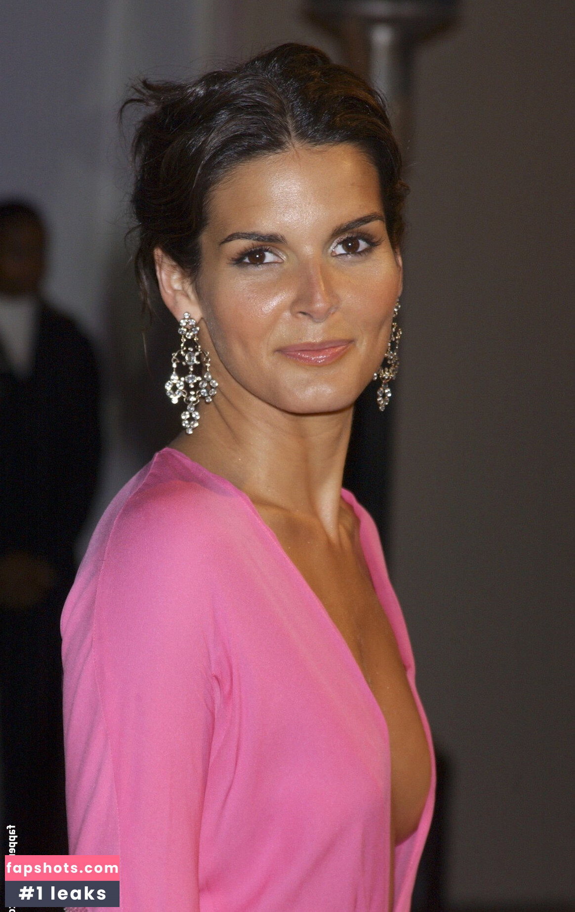 Angie Harmon gallery photo #63