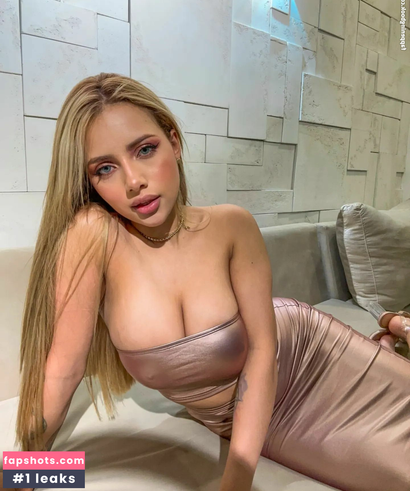 Angie Marin gallery photo #31