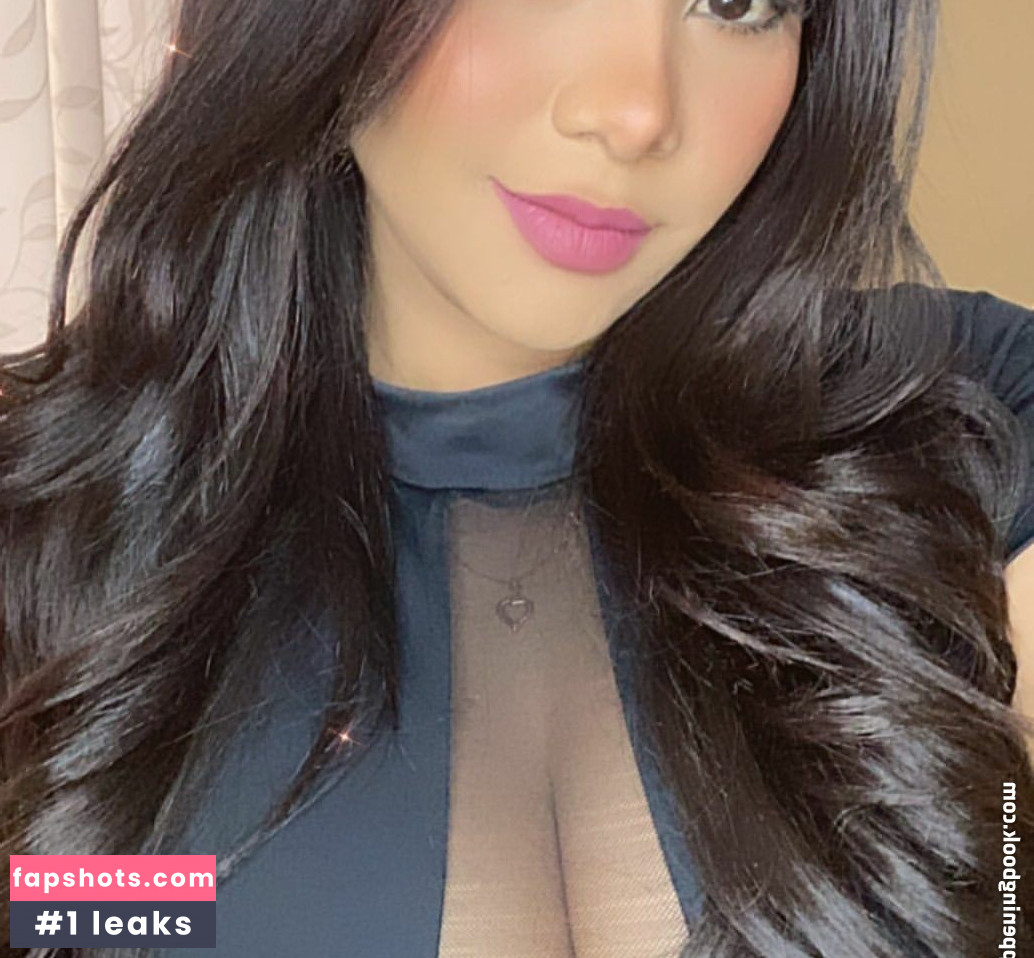 Angie Rivas gallery photo #3