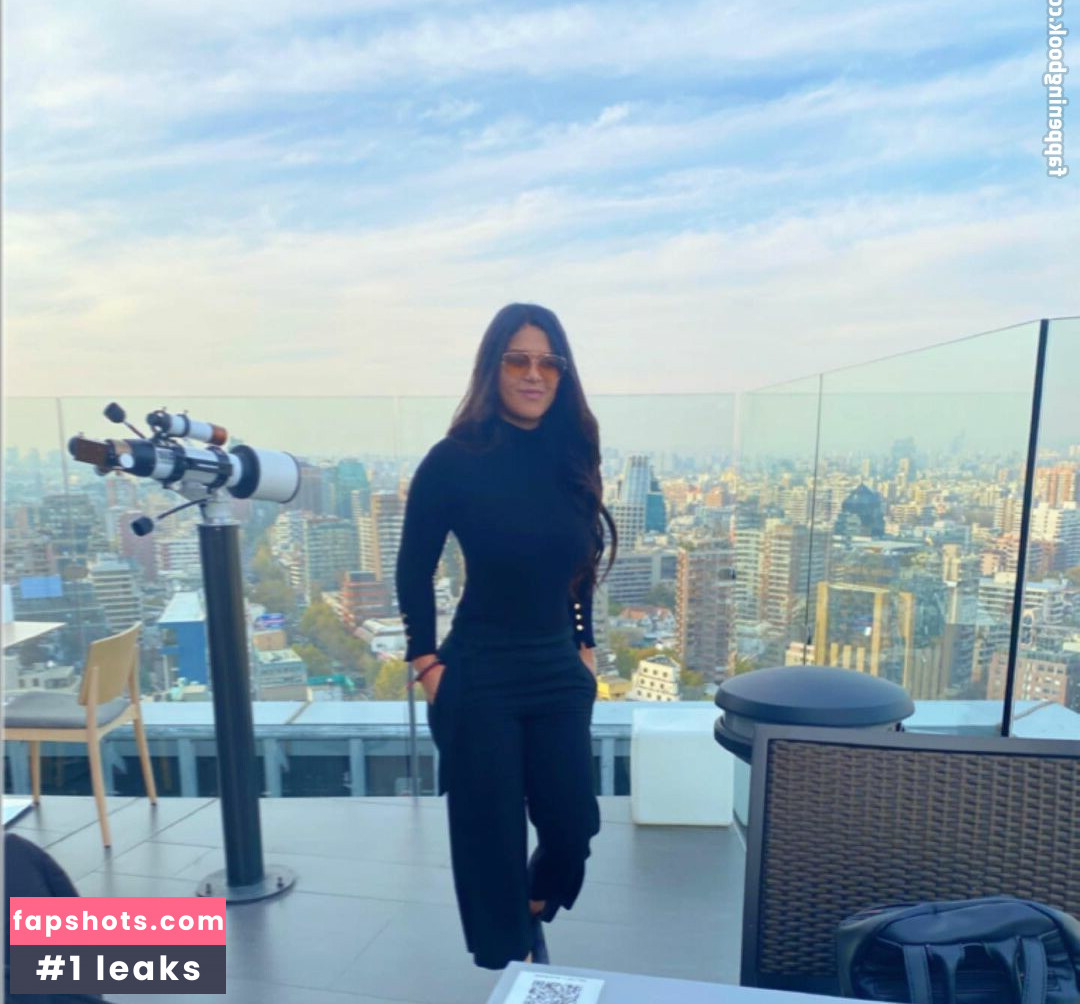 Angie Rivas gallery photo #28