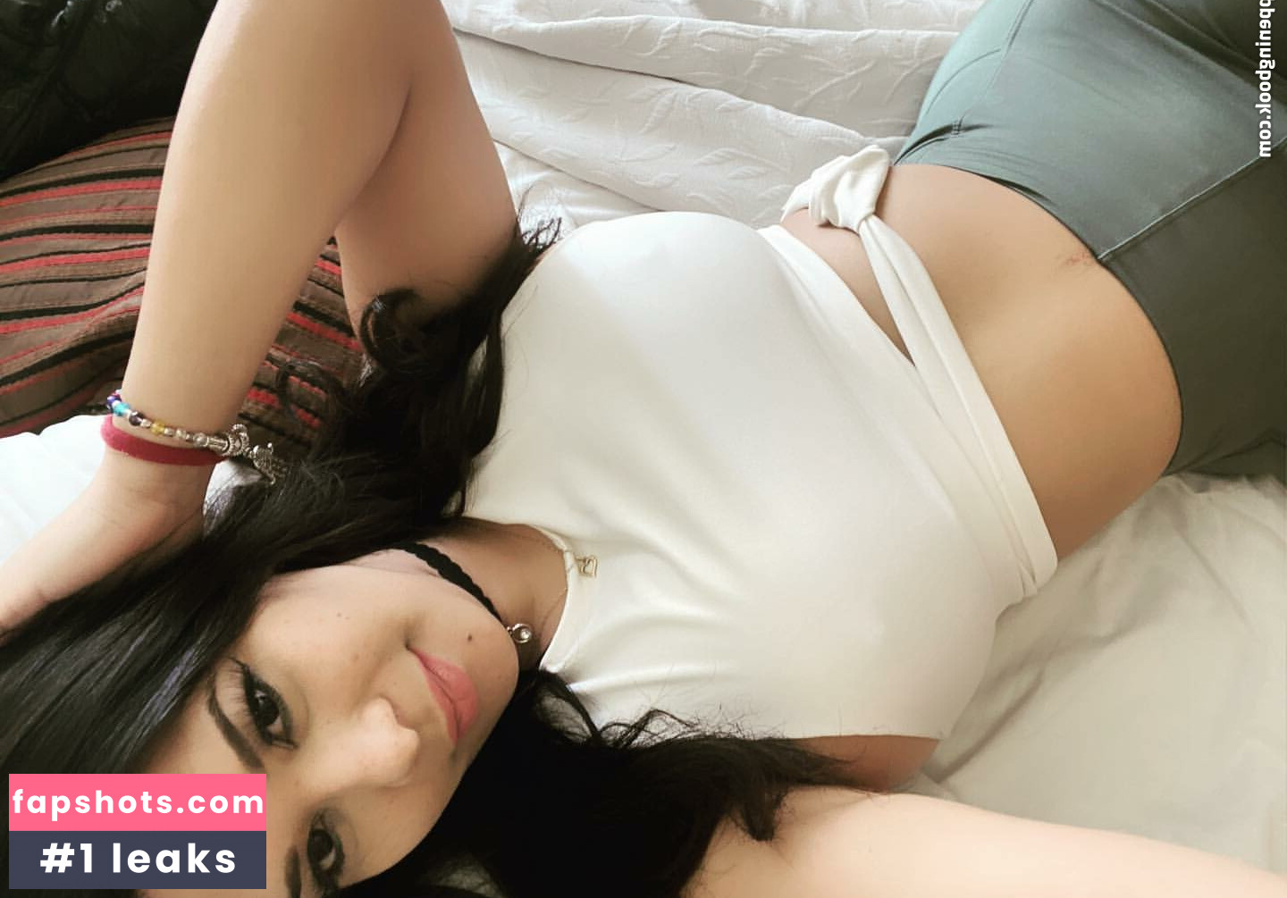 Angie Rivas gallery photo #31