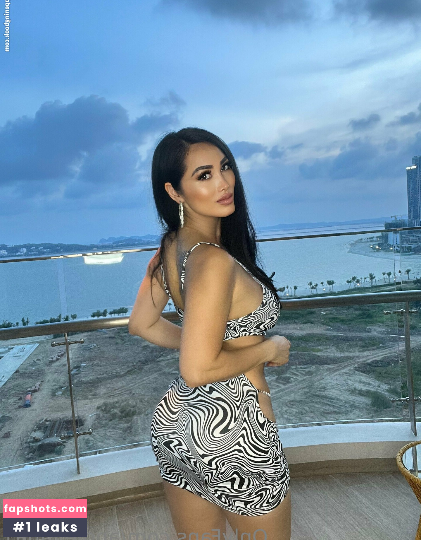 Angie VuHa gallery photo #15