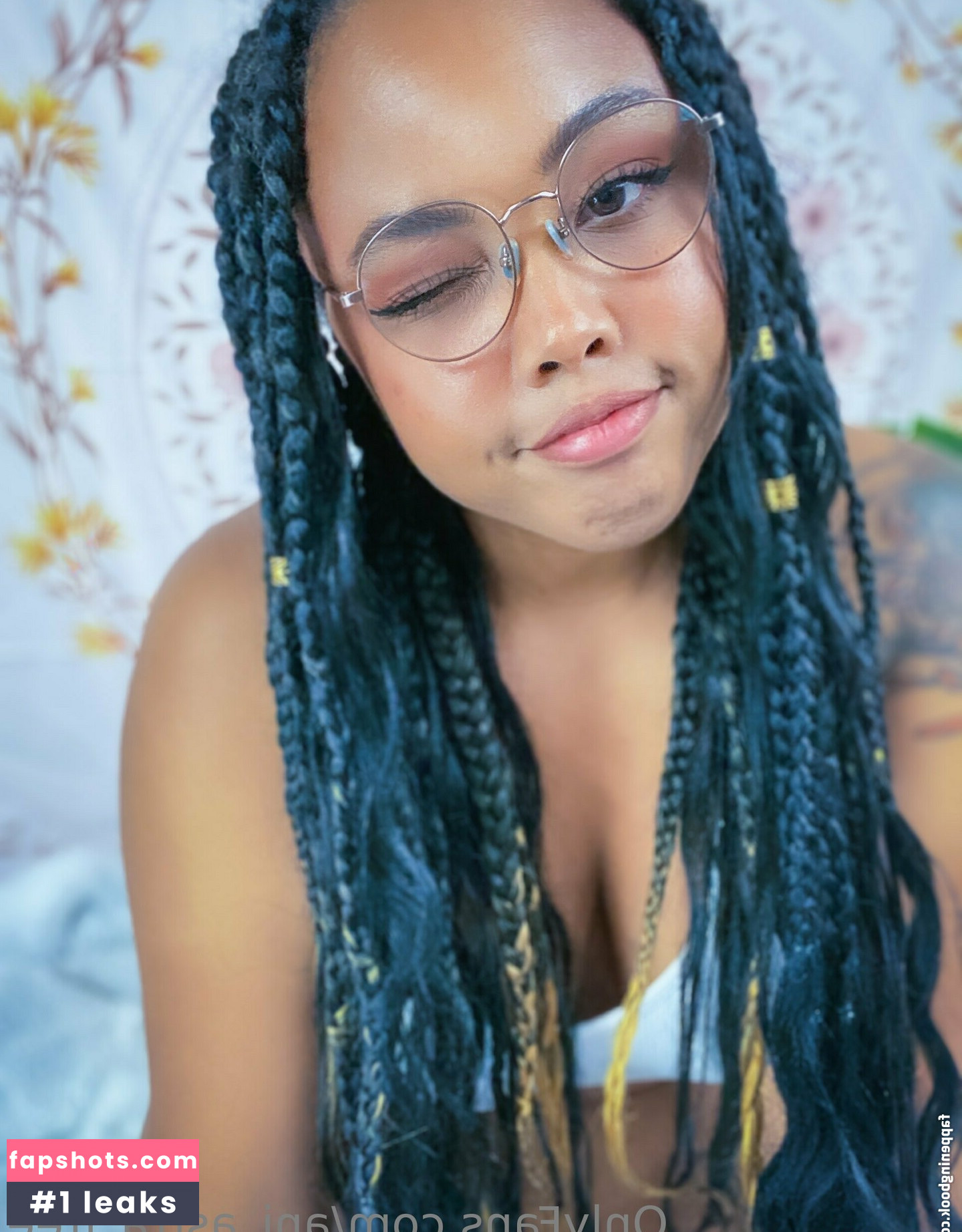 ani_astra_free gallery photo #18