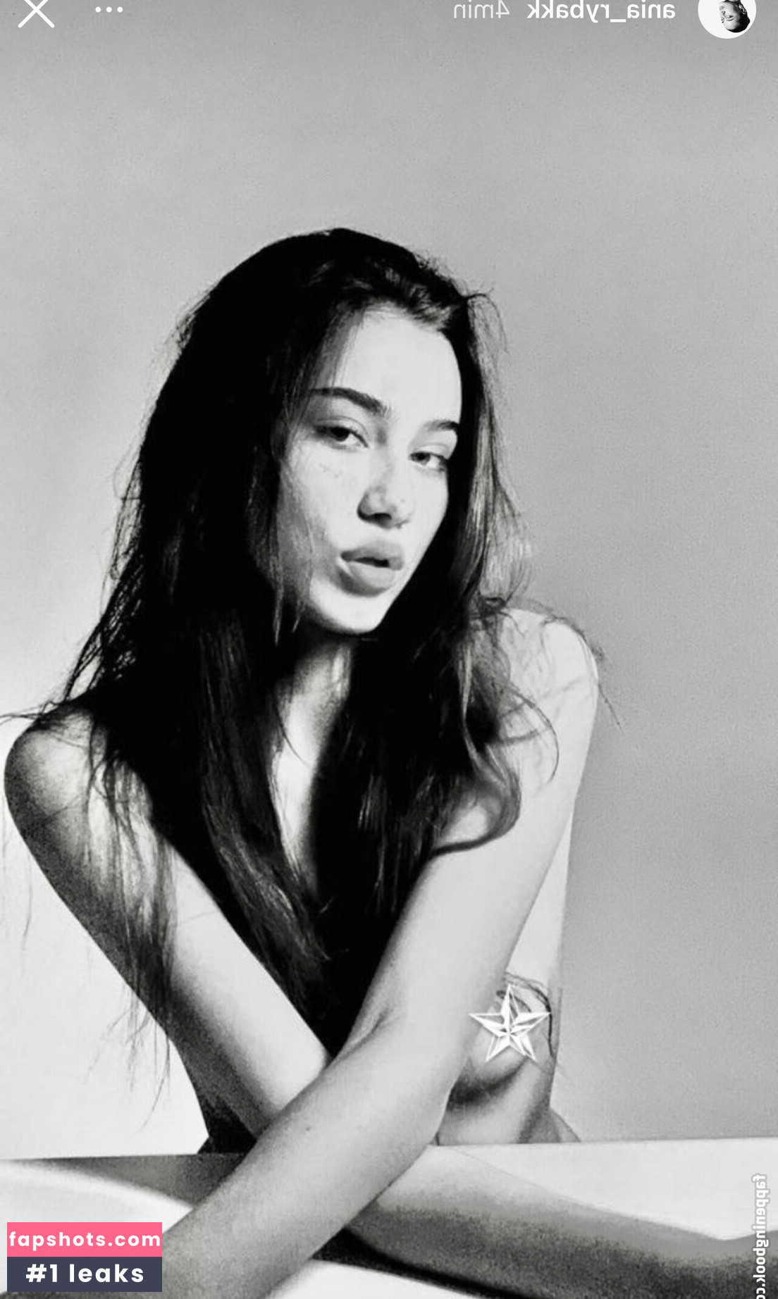 Ania Rybak gallery photo #26