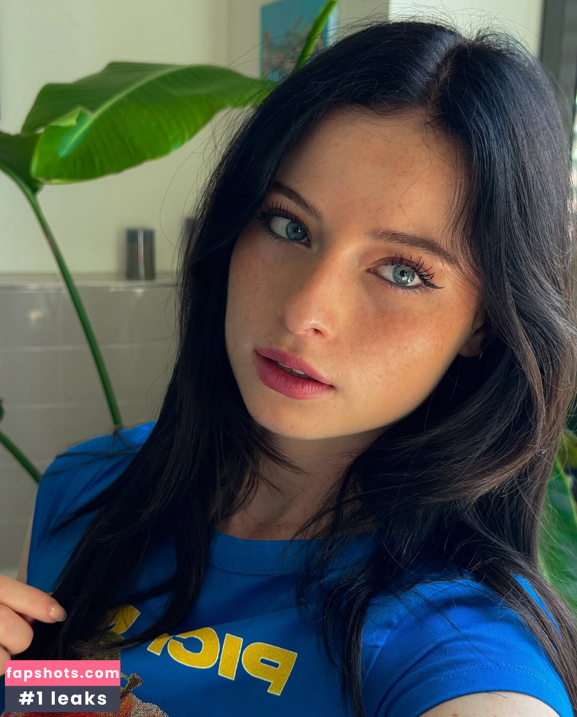 Anica Zimmermann gallery photo #11