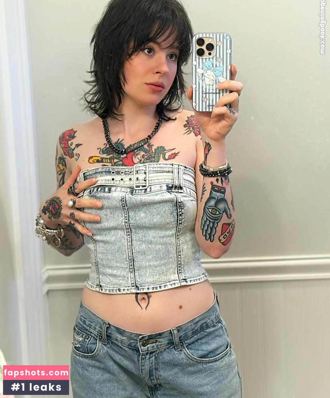 Anisa Jomha gallery photo #18