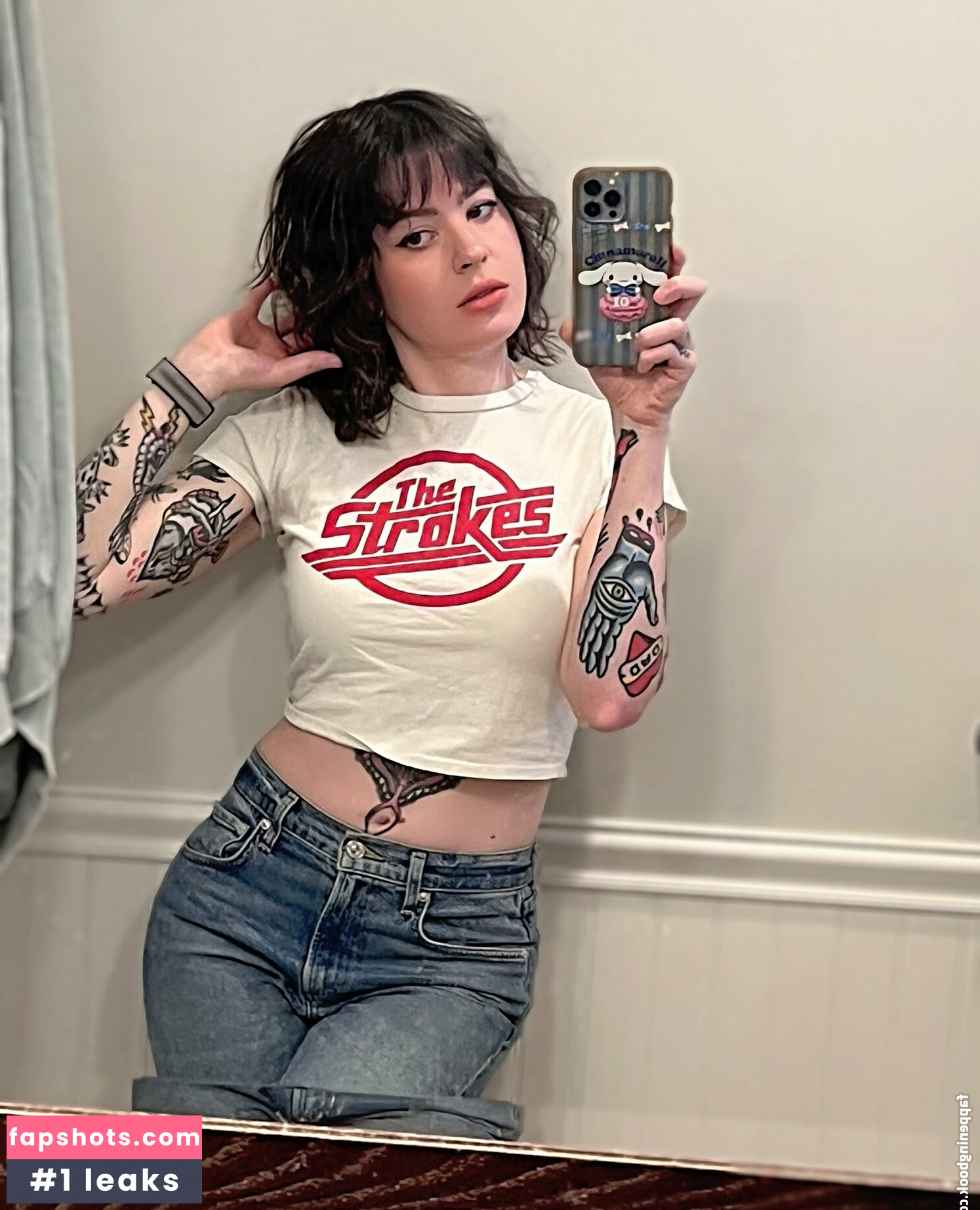 Anisa Jomha gallery photo #20