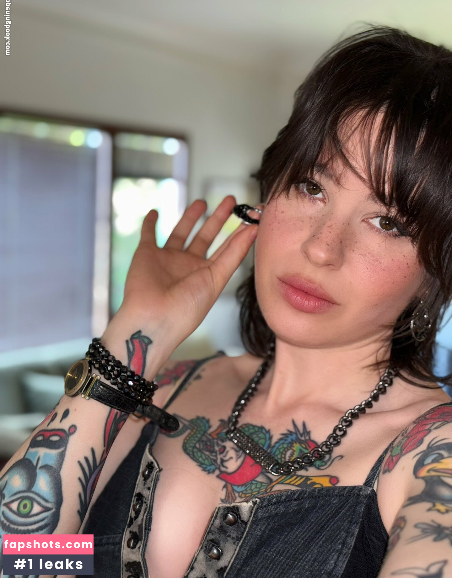 Anisa Jomha gallery photo #23