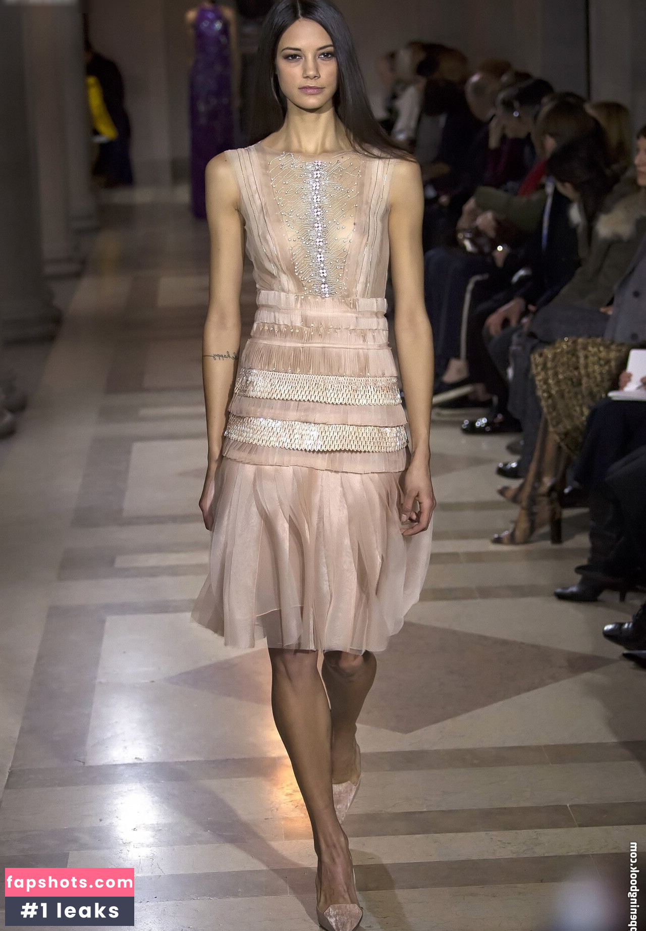 Anja Leuenberger gallery photo #25