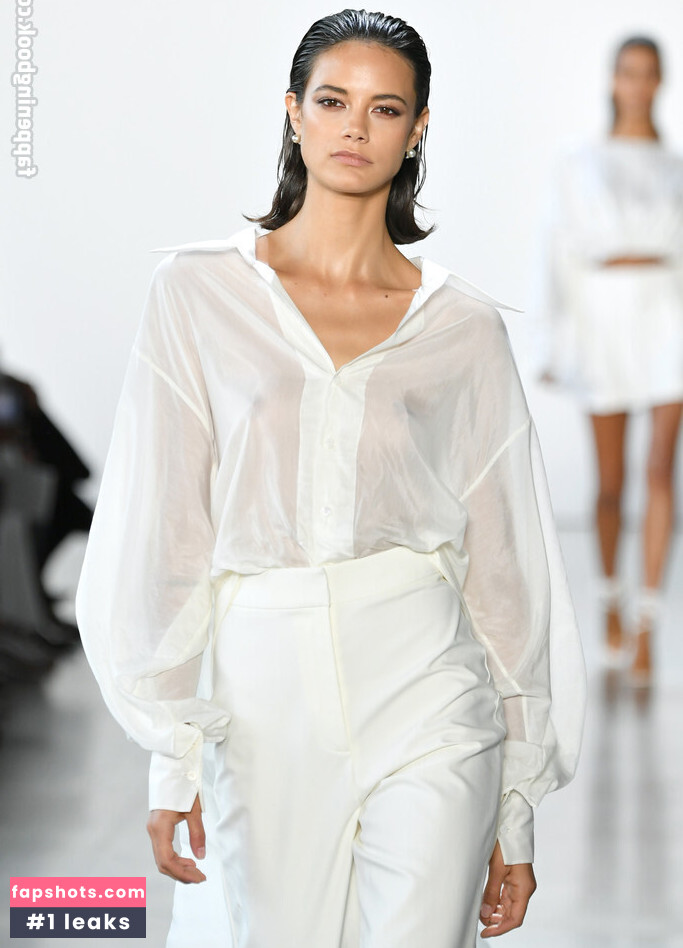 Anja Leuenberger gallery photo #28