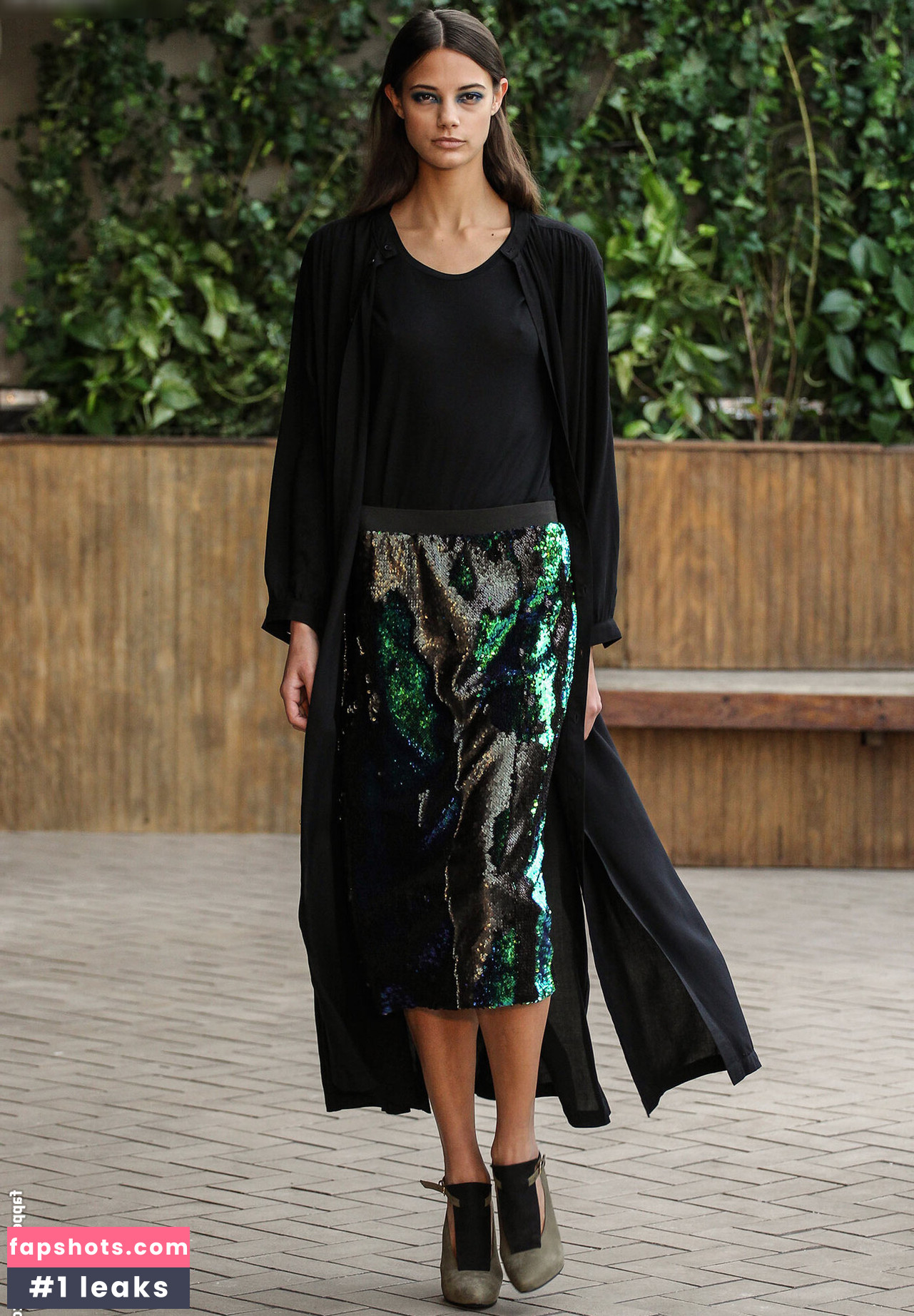 Anja Leuenberger gallery photo #31