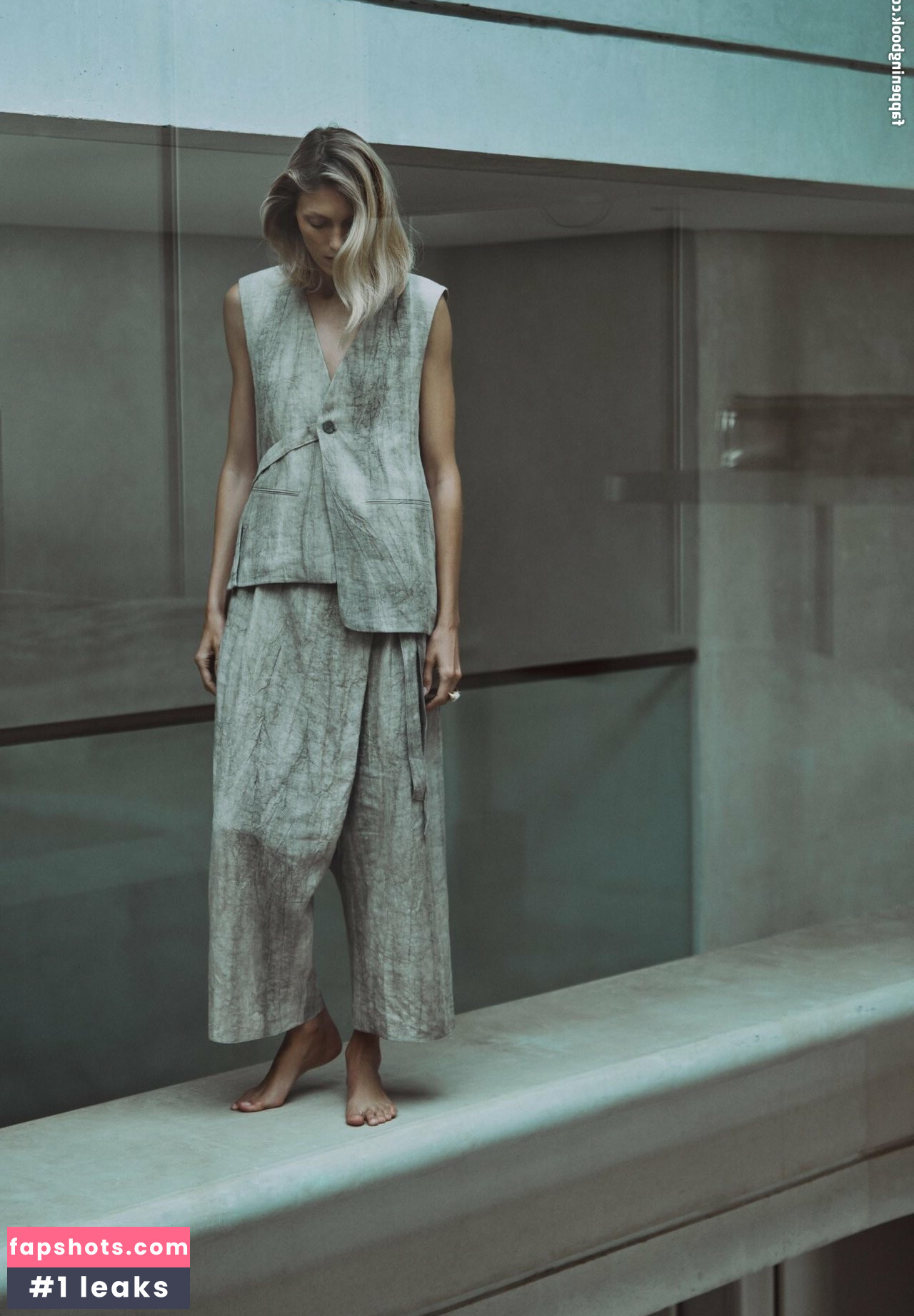 Anja Rubik gallery photo #2