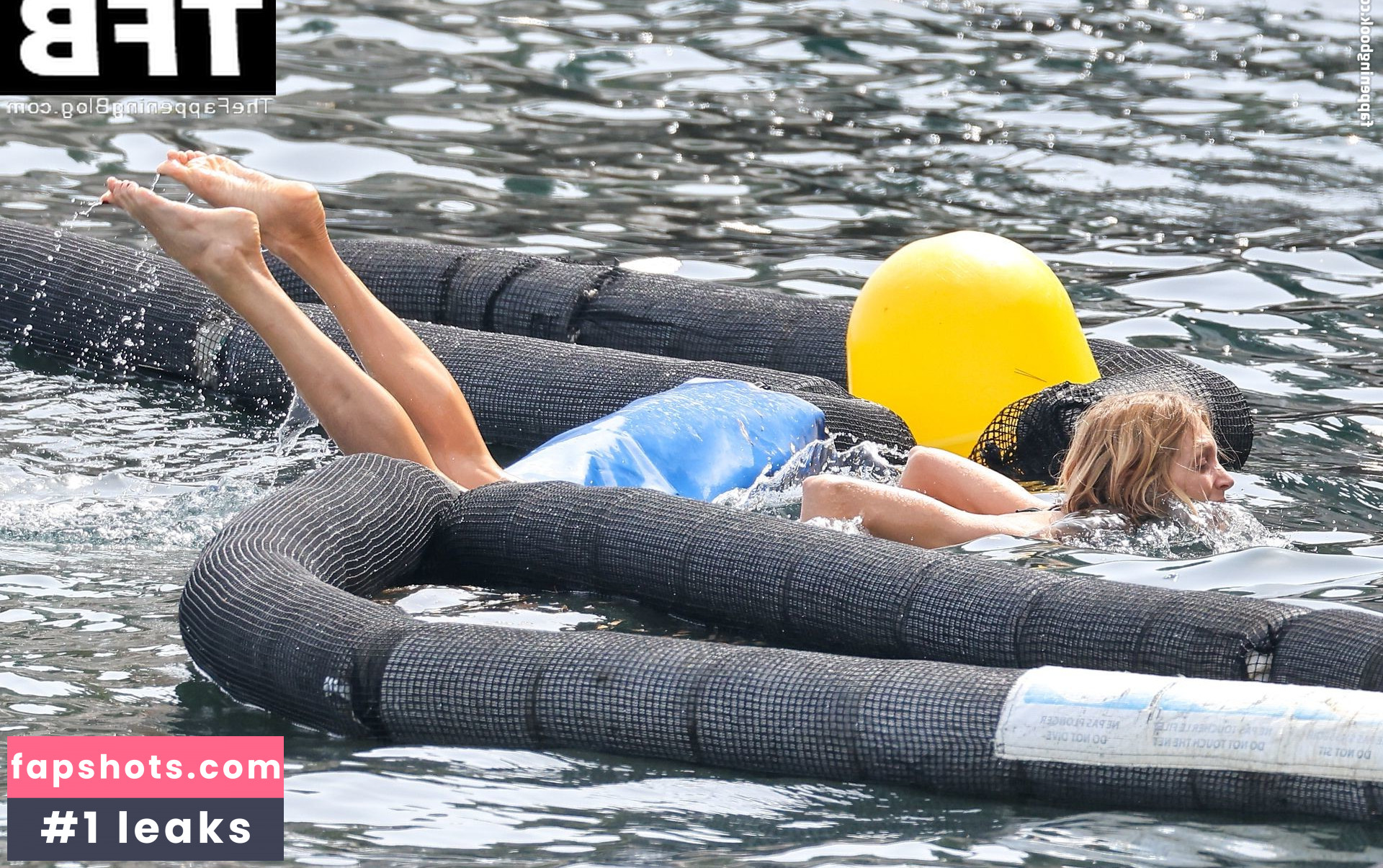 Anja Rubik gallery photo #111