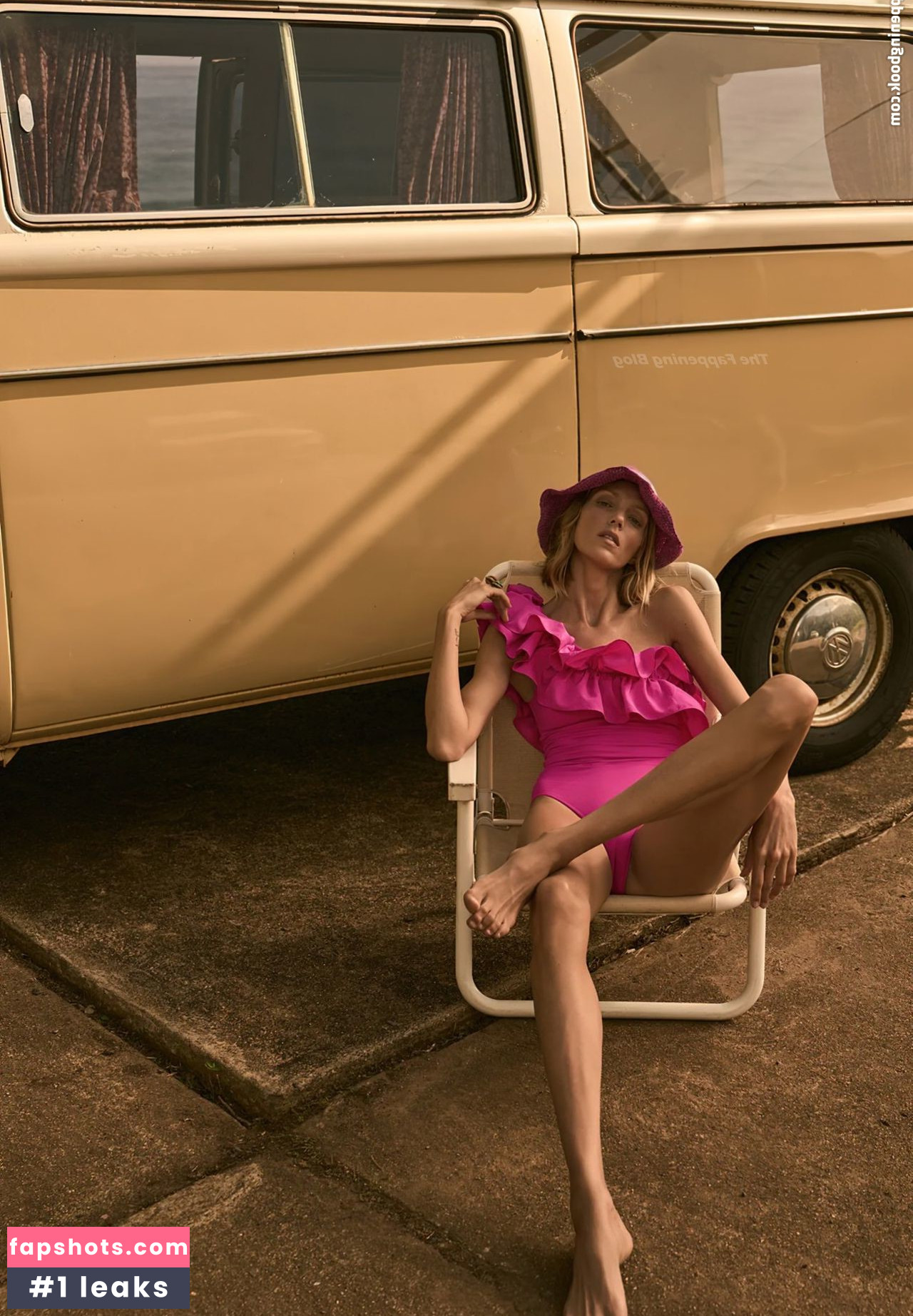 Anja Rubik gallery photo #170