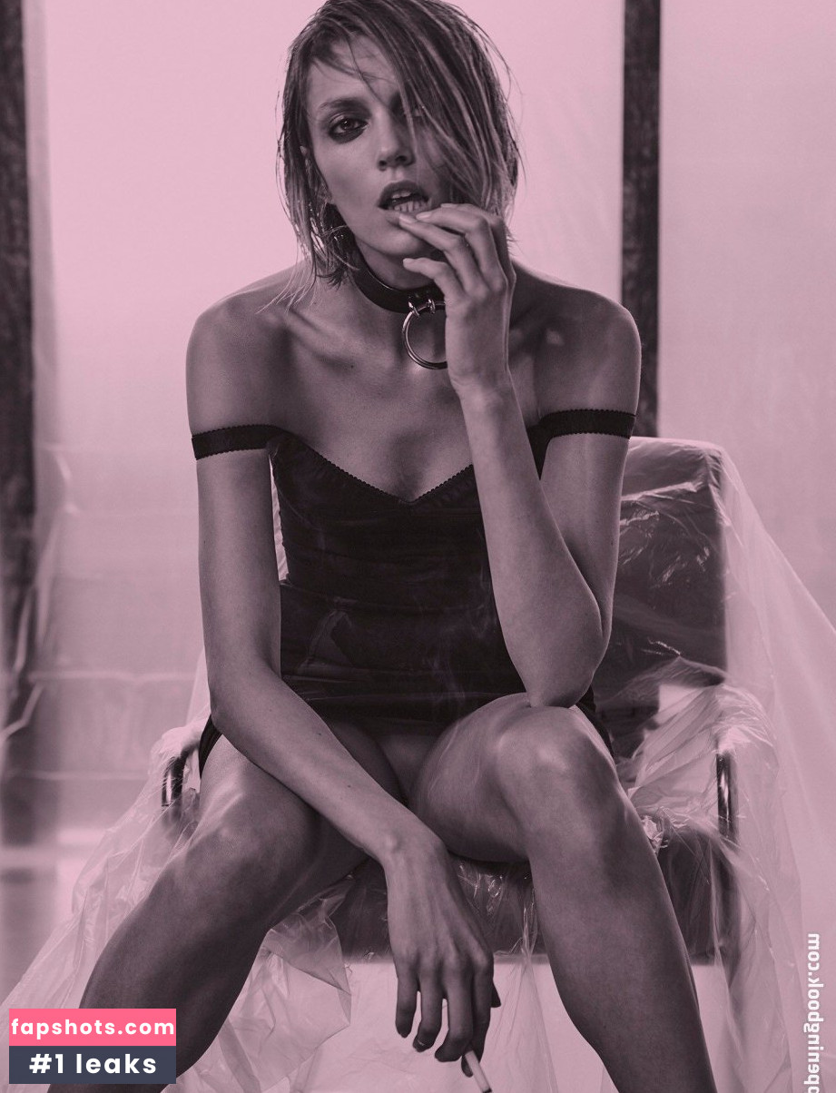 Anja Rubik gallery photo #220