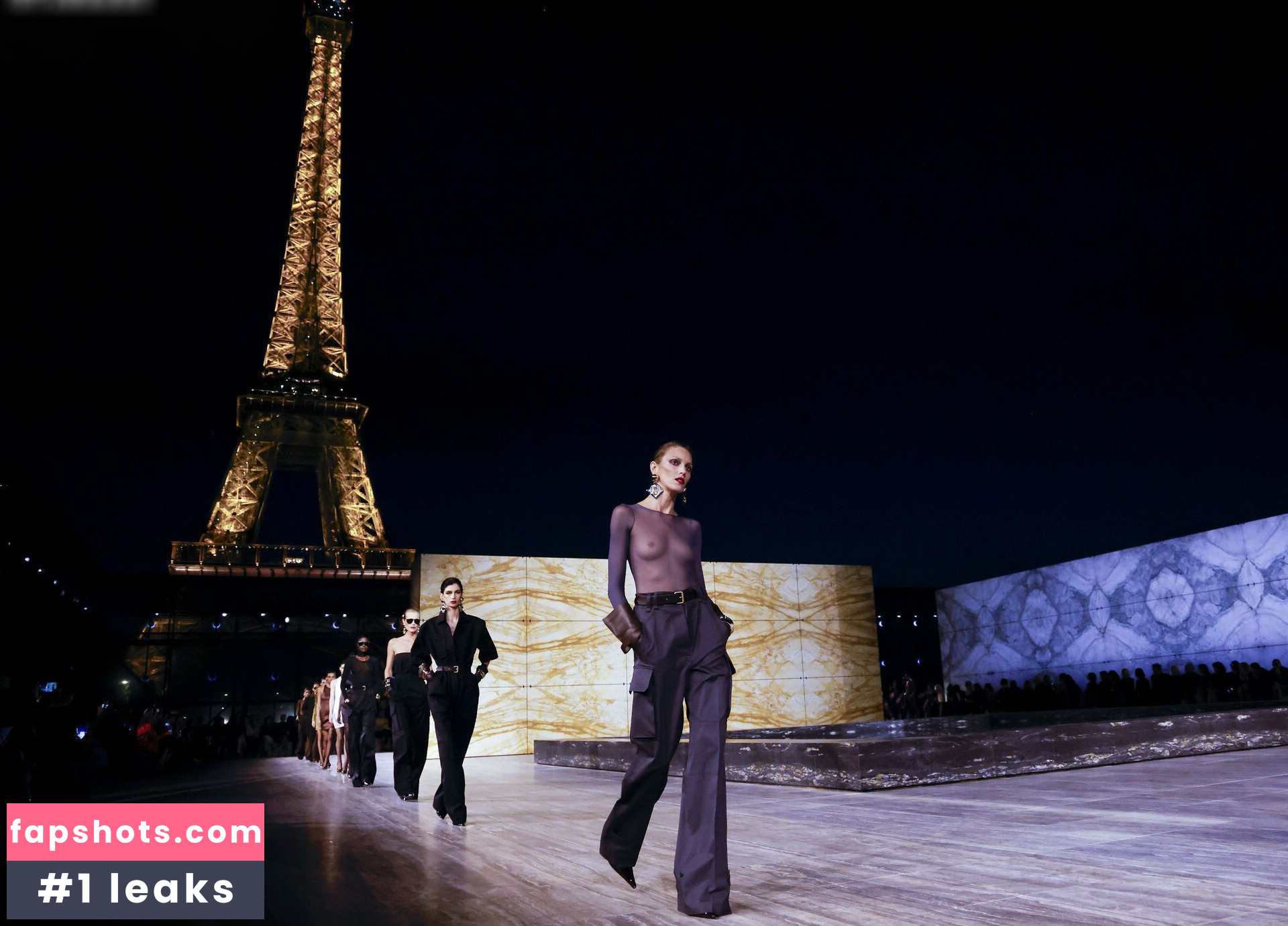 Anja Rubik gallery photo #58