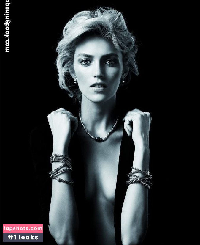 Anja Rubik gallery photo #82