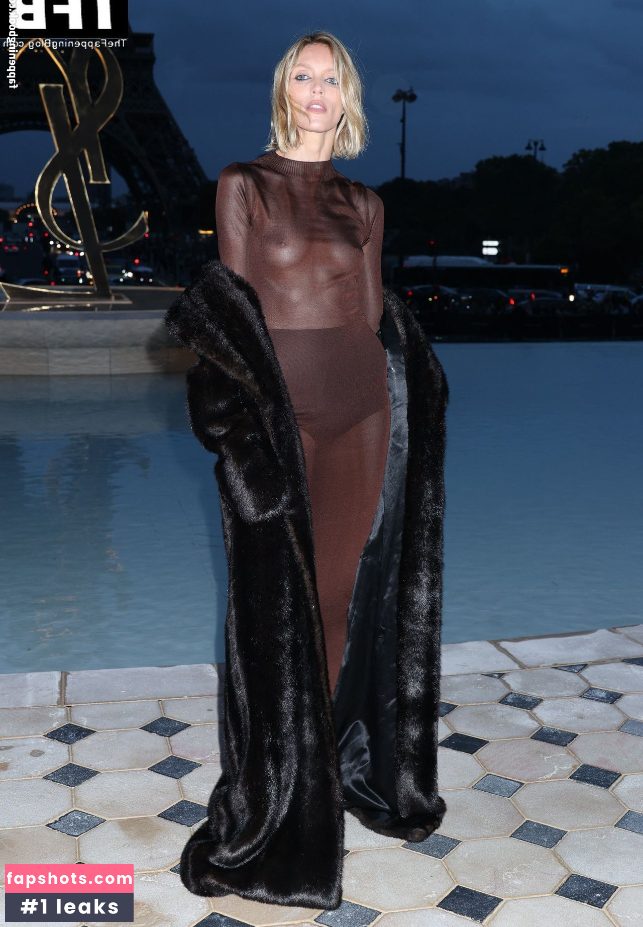 Anja Rubik gallery photo #98