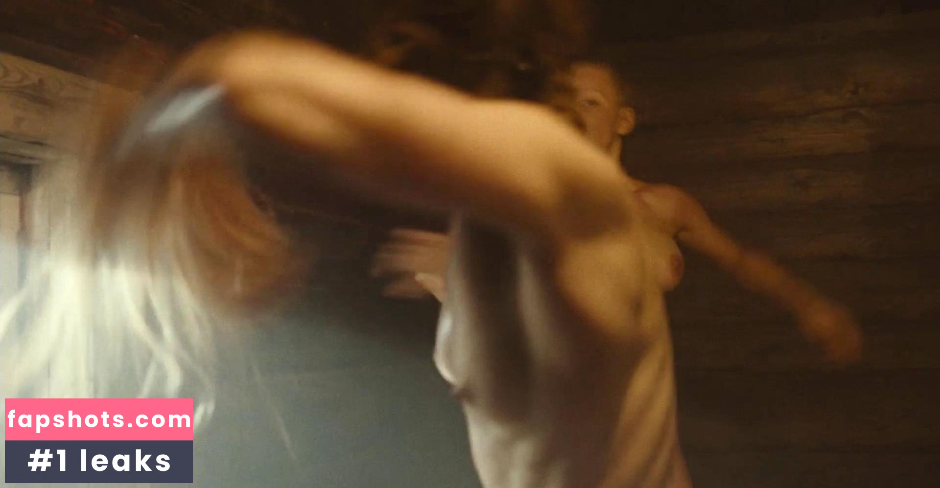 Anjorka Strechel gallery photo #10