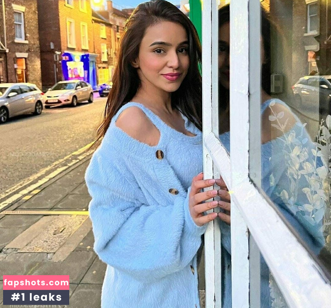 Ankitta Sharma gallery photo #31