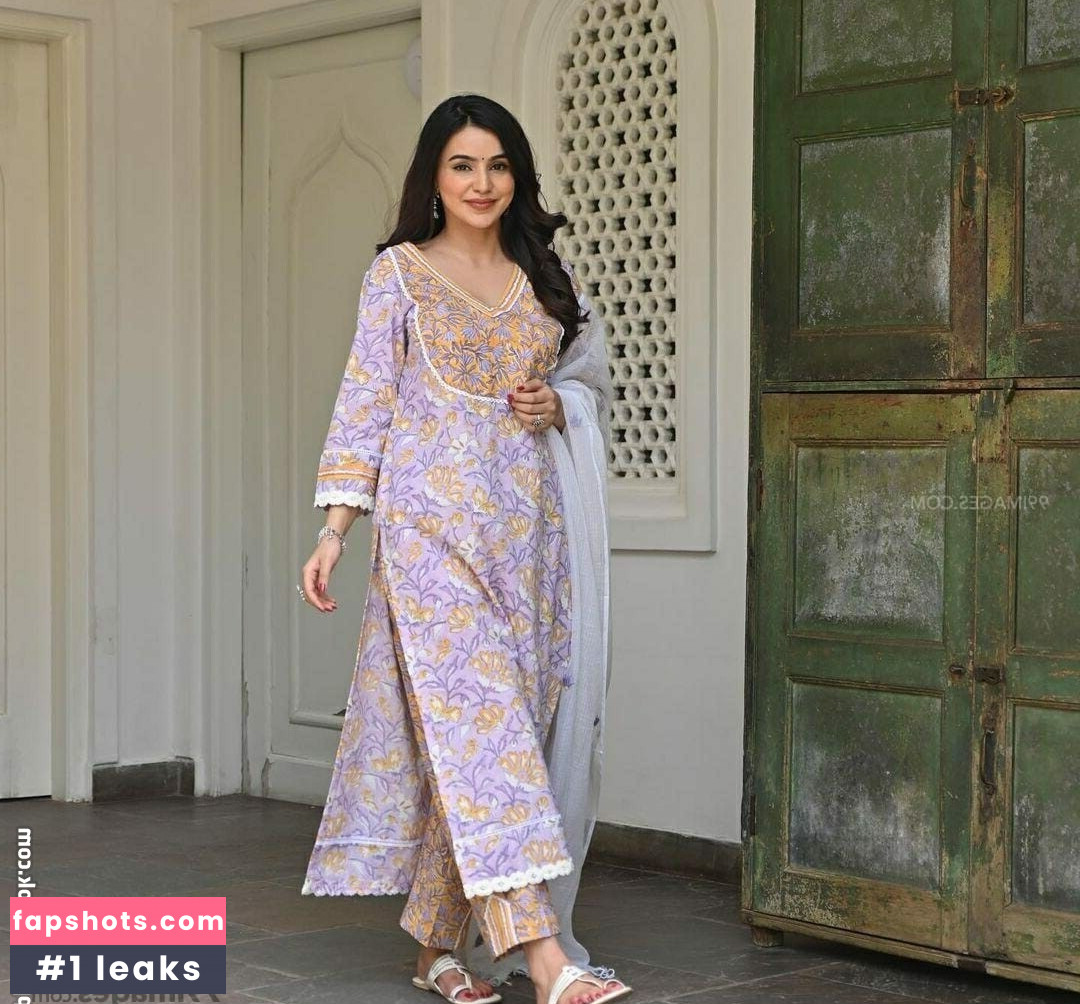 Ankitta Sharma gallery photo #32