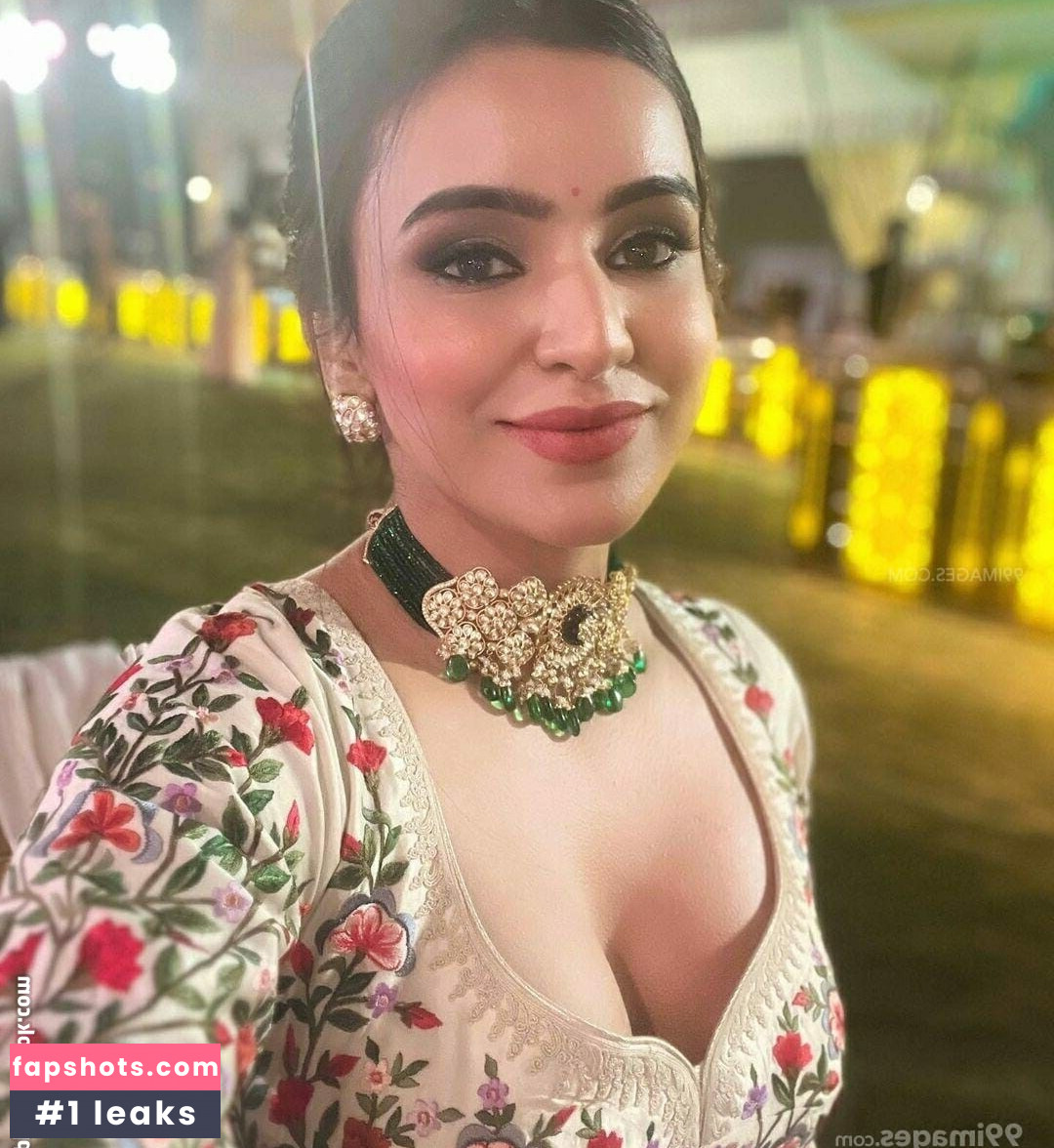 Ankitta Sharma gallery photo #41