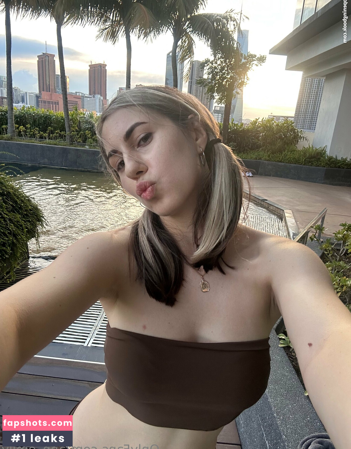 ann_emily gallery photo #5