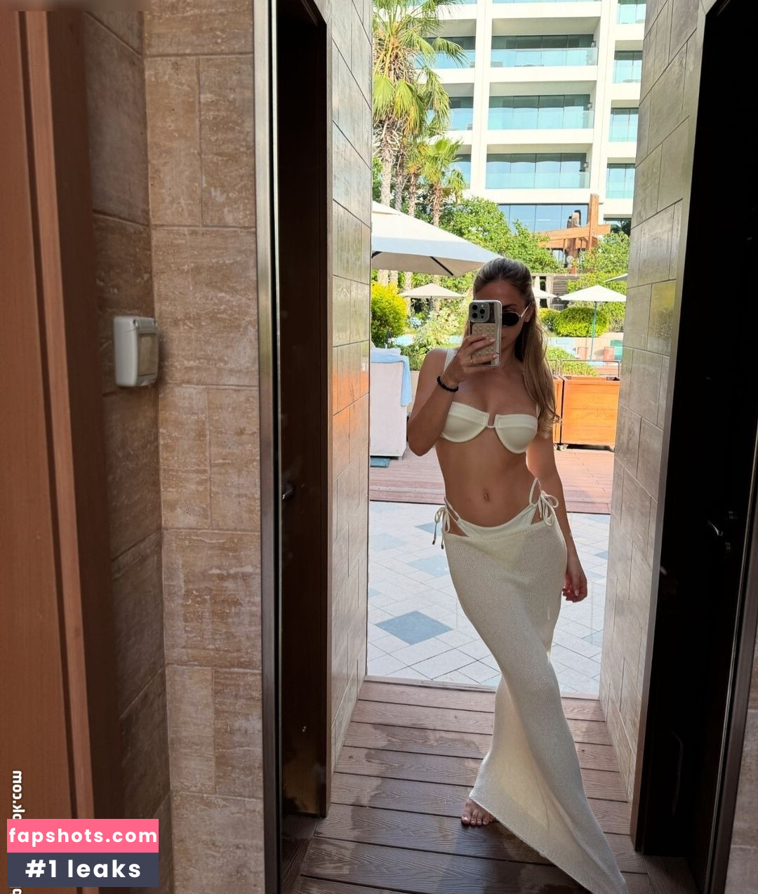 Ann-Kathrin Götze gallery photo #4