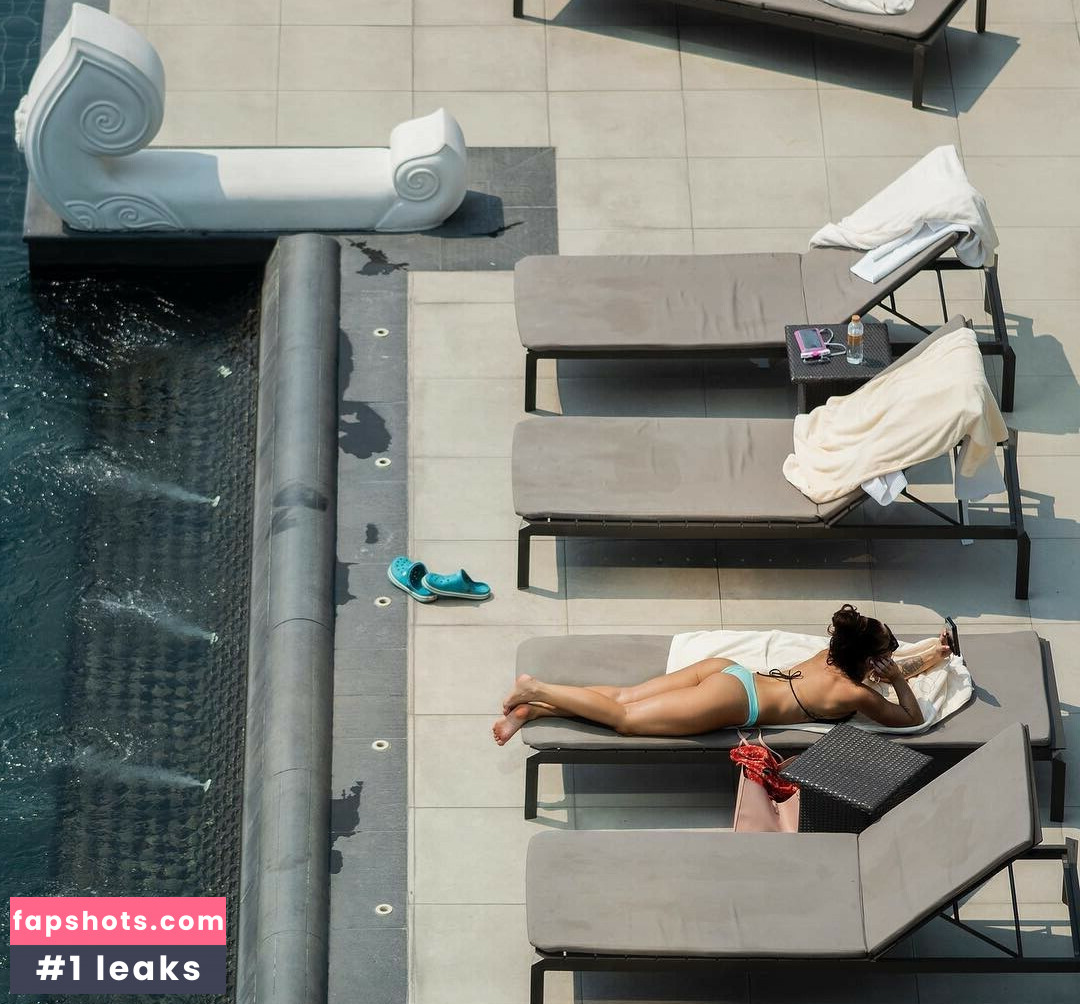 Anna Abreu gallery photo #17