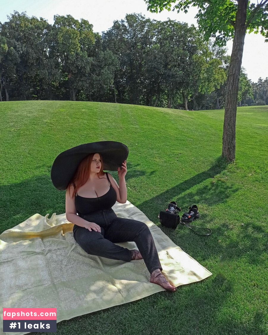 Anna Bernadi gallery photo #12