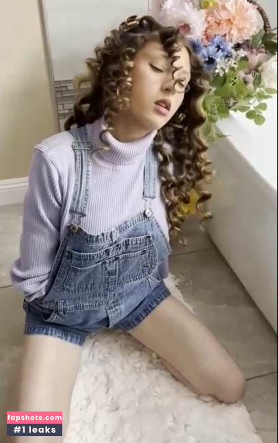 Anna Blossom gallery photo #64