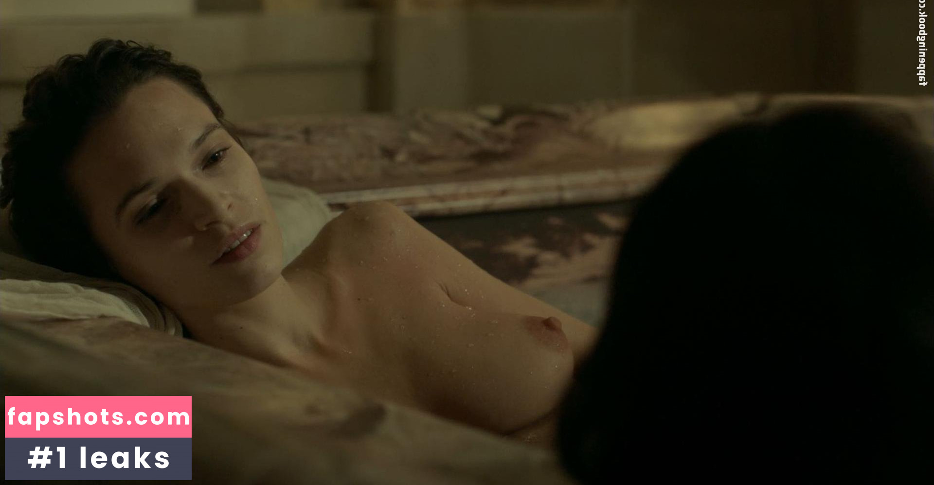 Anna Brewster gallery photo #36