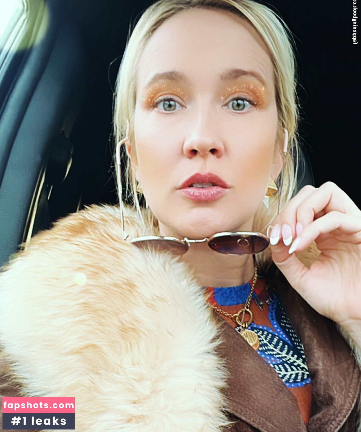 Anna Camp gallery photo #42