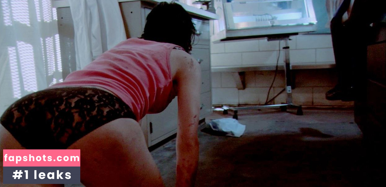 Anna Curtis gallery photo #7