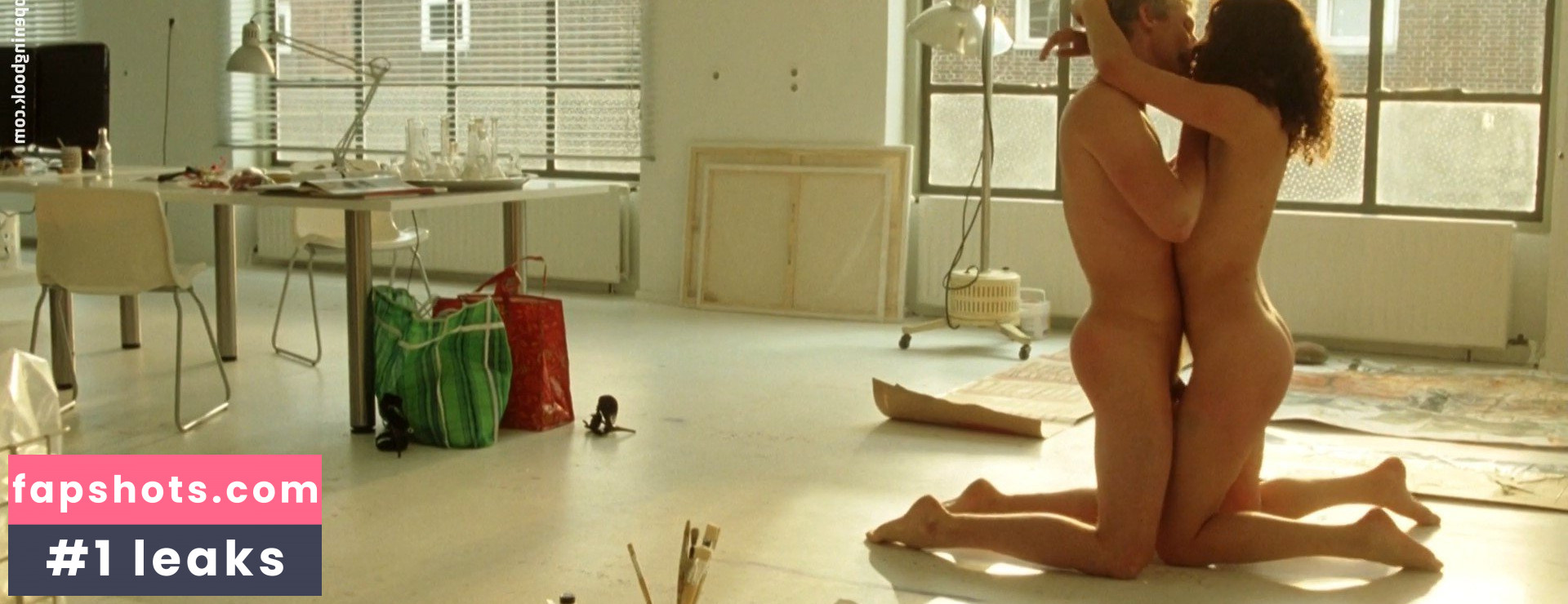 Anna Drijver gallery photo #4