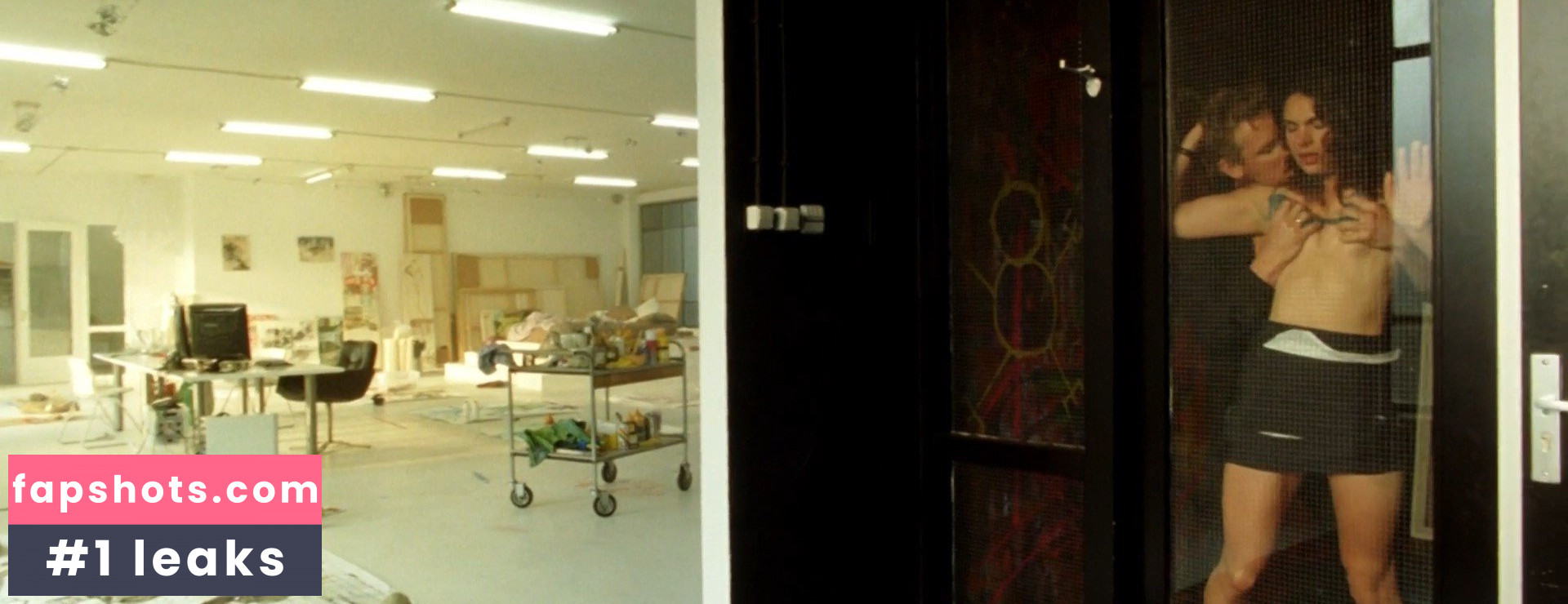 Anna Drijver gallery photo #5