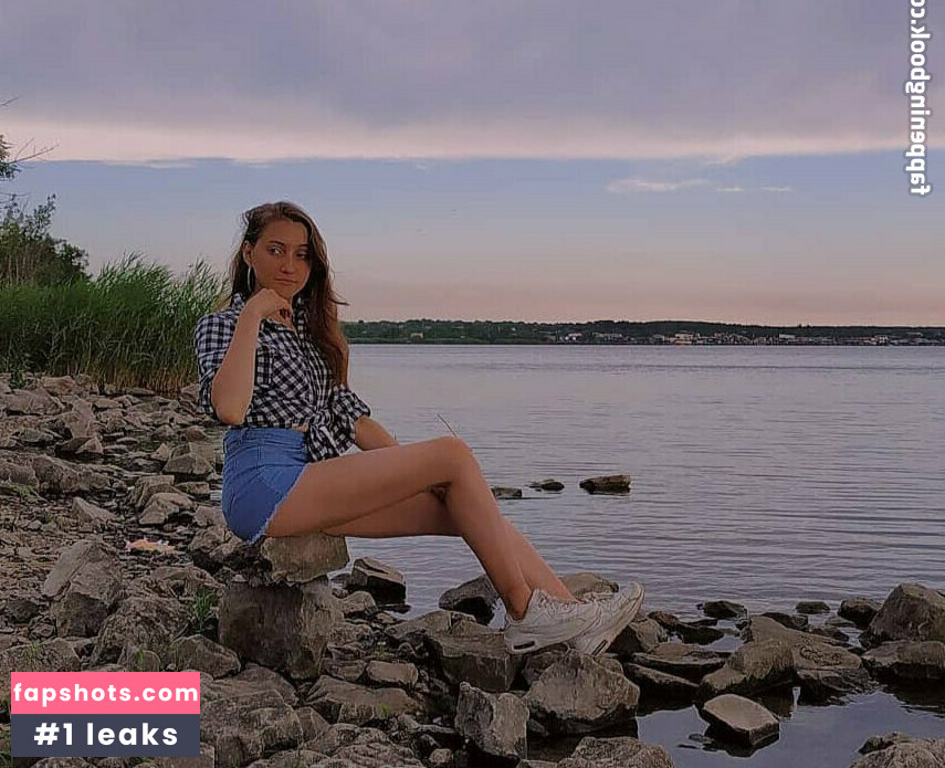 anna_ellie gallery photo #2