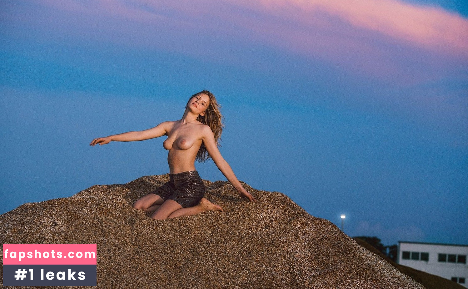 Anna Ewers gallery photo #19