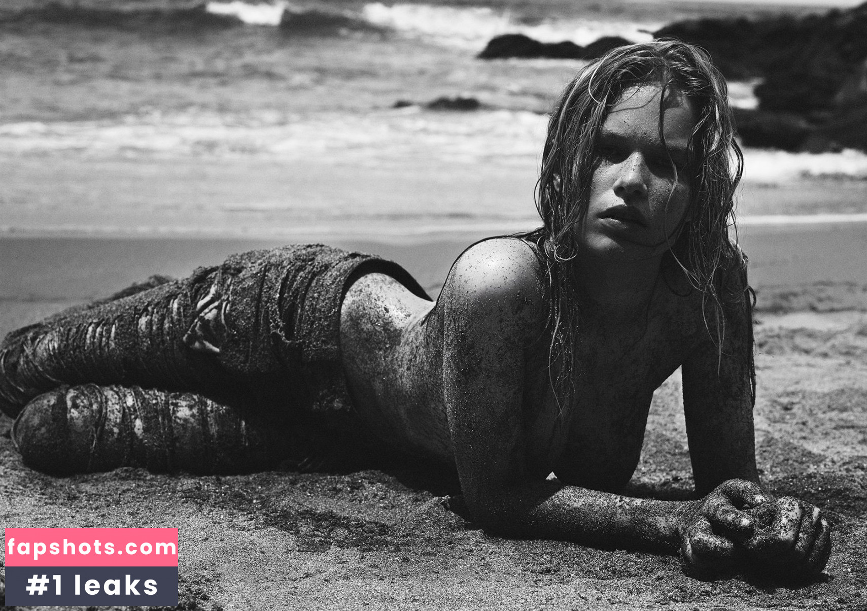 Anna Ewers gallery photo #29