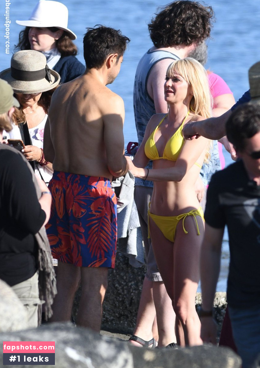 Anna Faris gallery photo #143