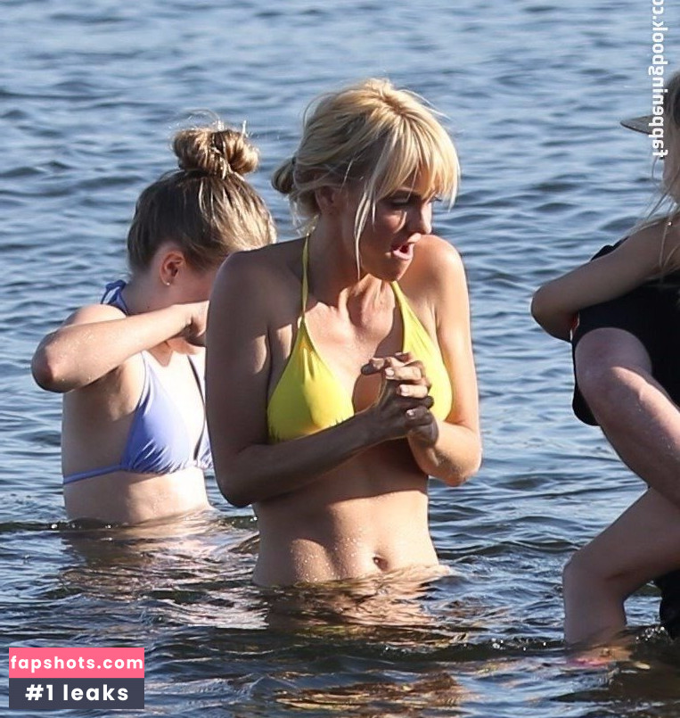 Anna Faris gallery photo #149