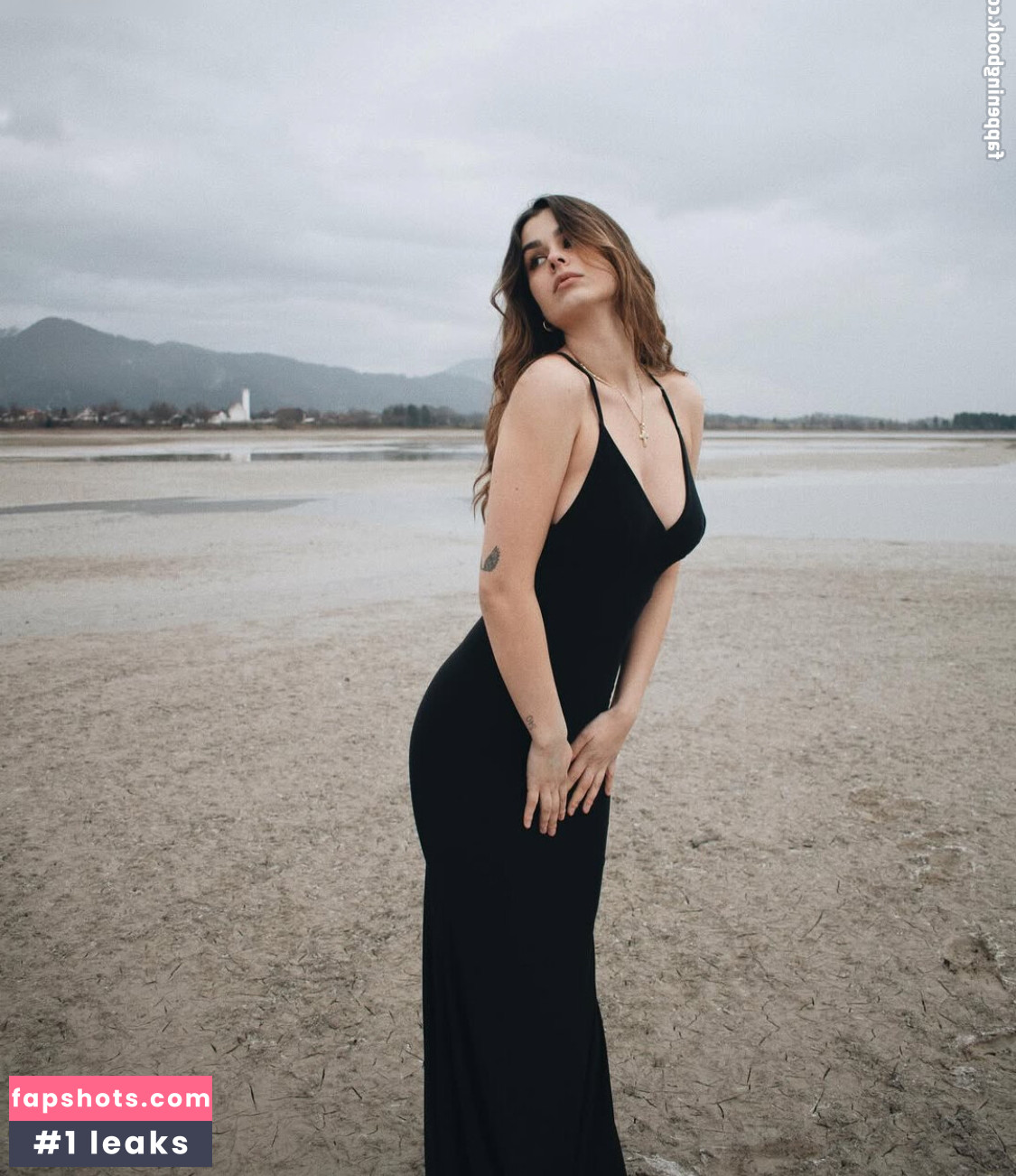 Anna Gazanis gallery photo #13